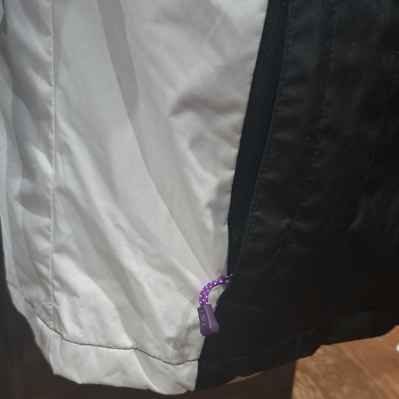 ZeroXposur Black and White Ski Jacket with Purple Accents, PL - Picture 5 of 11